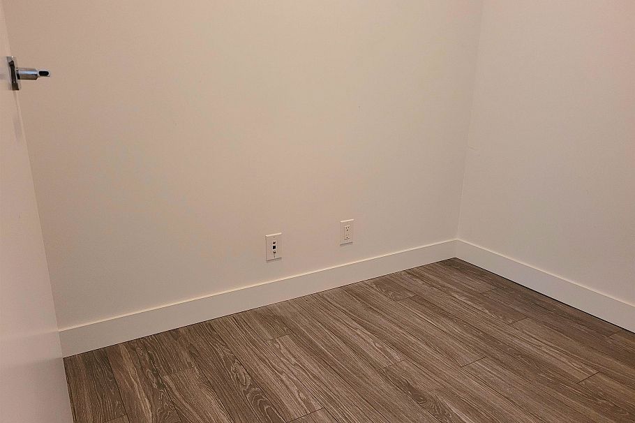 2501 1283 Howe Street Vancouver, BC - 4