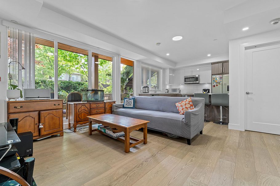 2388 E 34th Avenue Vancouver, BC - 6