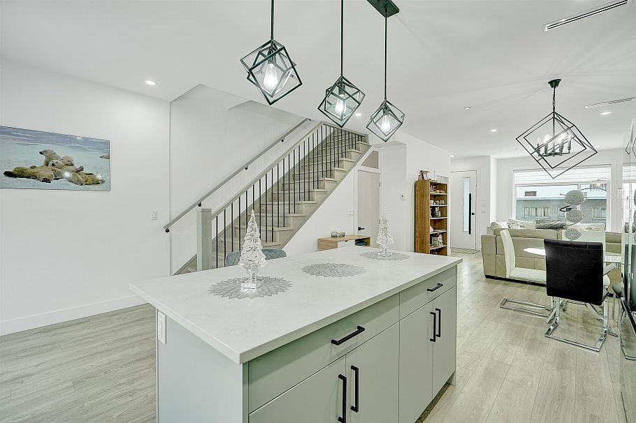 1423 E 62nd Avenue Vancouver, BC - 25