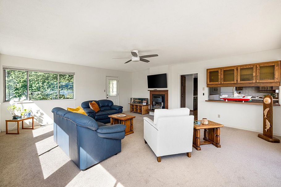 587 Beachview Drive North Vancouver, BC - 15