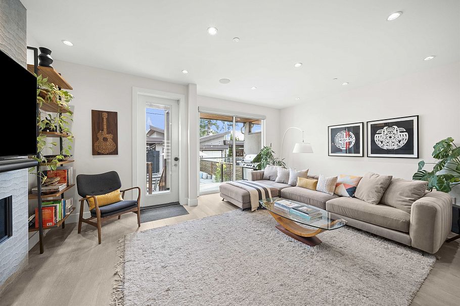 413 W Keith Road North Vancouver, BC - 1