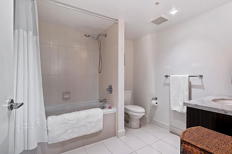 308 160 W 3rd Street North Vancouver, BC - 21