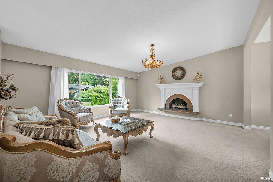 3566 Regent Avenue North Vancouver, BC - 18