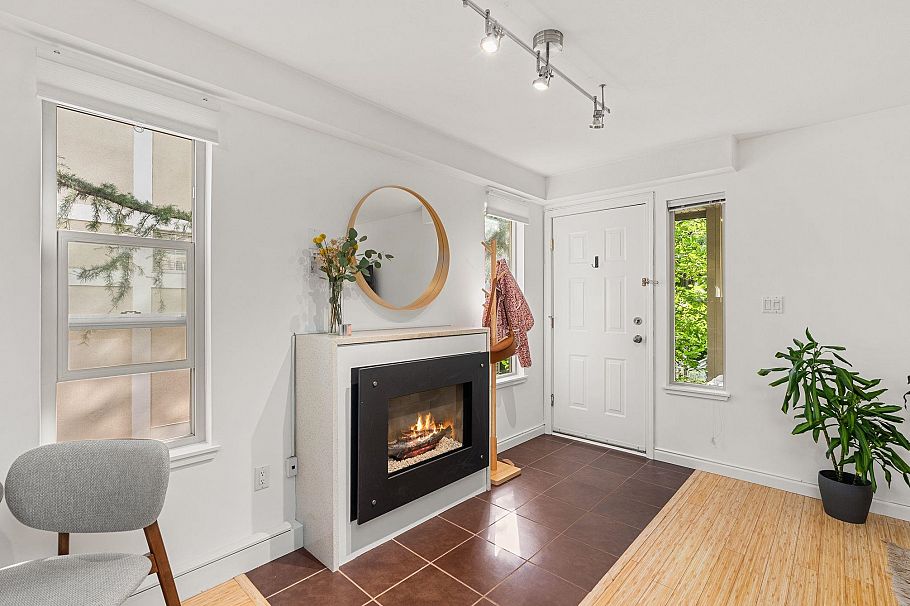 203 755 W 15th Avenue Vancouver, BC - 8