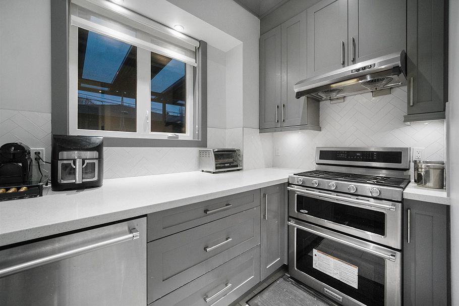 459 E 55th Avenue Vancouver, BC - 30