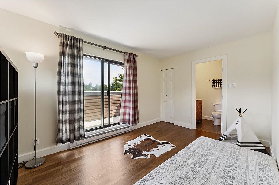 3349 Mountain Highway North Vancouver, BC - 28