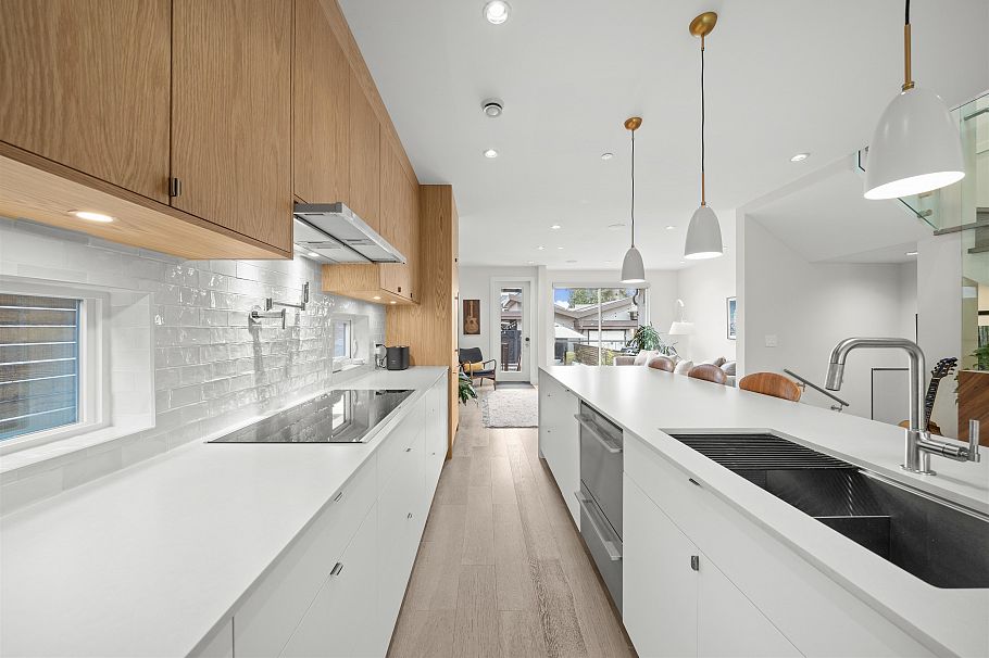 413 W Keith Road North Vancouver, BC - 12