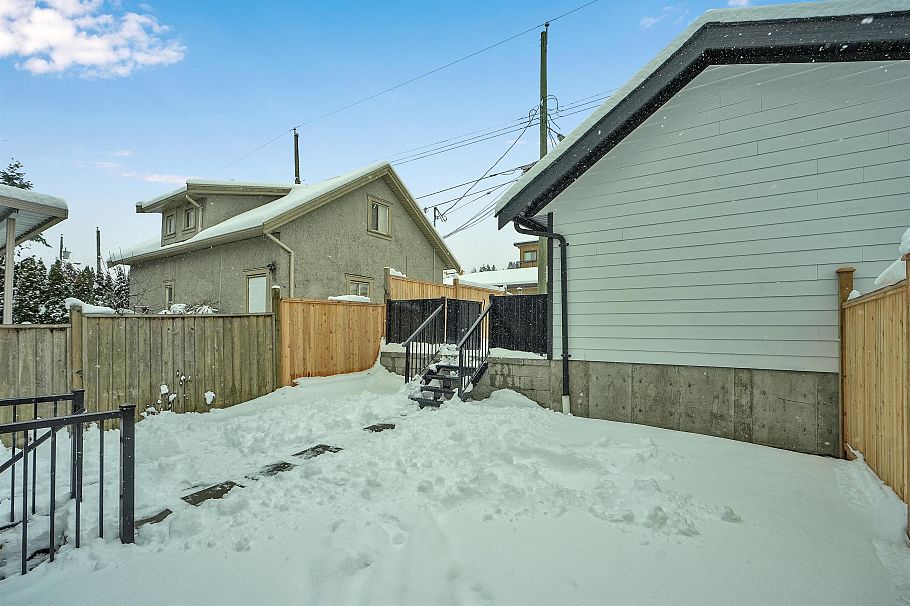 1423 E 62nd Avenue Vancouver, BC - 38