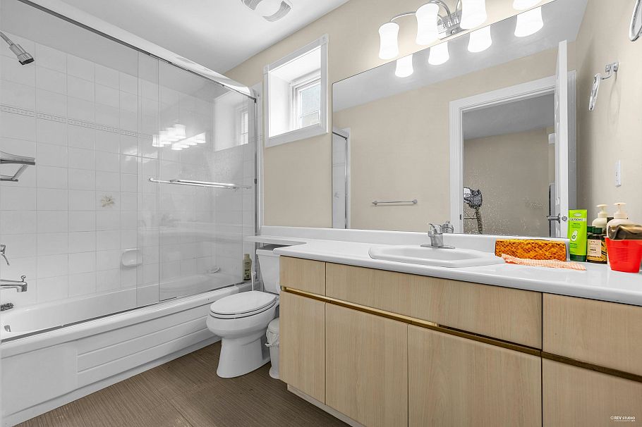 4118 W 13th Avenue Vancouver, BC - 33