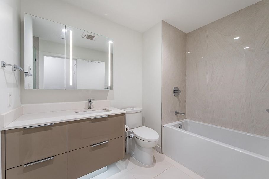 2704 1401 Hunter Street North Vancouver, BC - 13