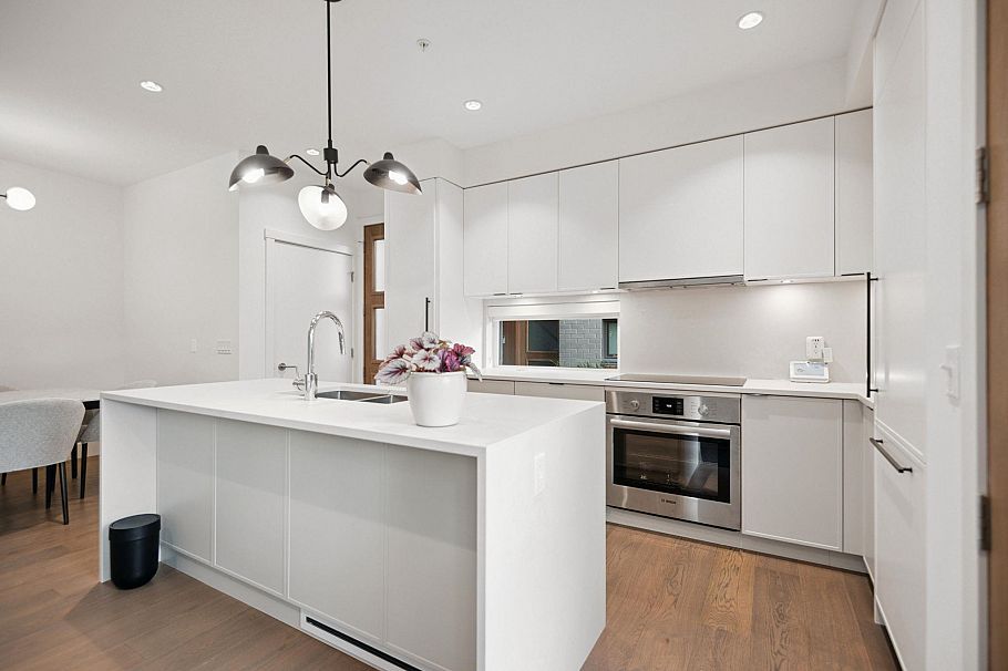 6840 Oak Street Vancouver, BC - 17