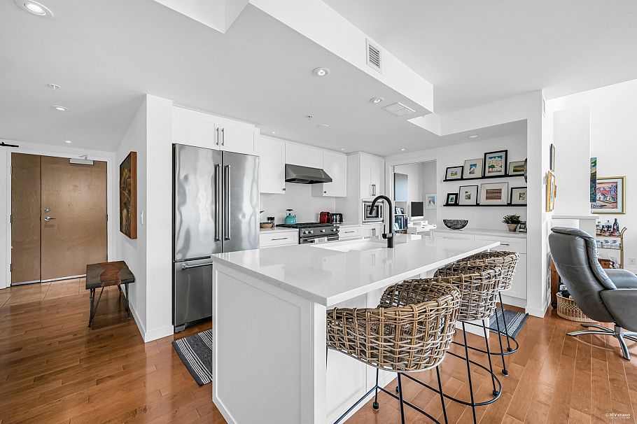 PH8 683 W Victoria Park North Vancouver, BC - 6