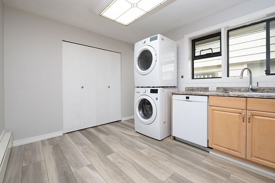 8271 Laurel Street Vancouver, BC - 20