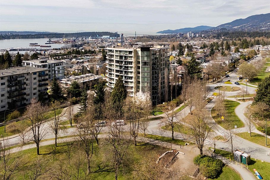 PH8 683 W Victoria Park North Vancouver, BC - 37