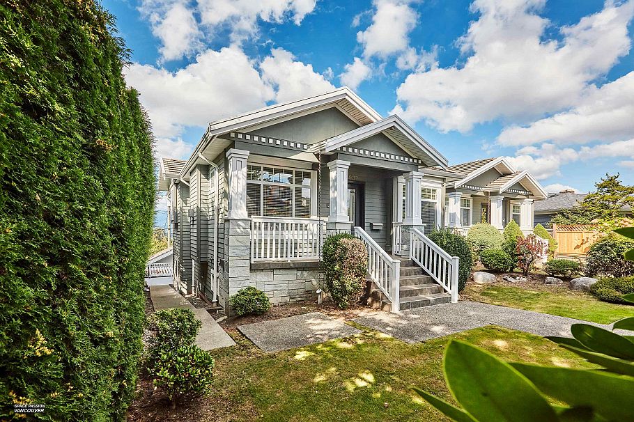 3937 Elmwood Street Burnaby, BC - 30