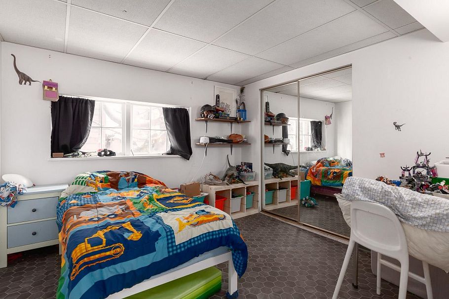 2483 W 6th Avenue Vancouver, BC - 20