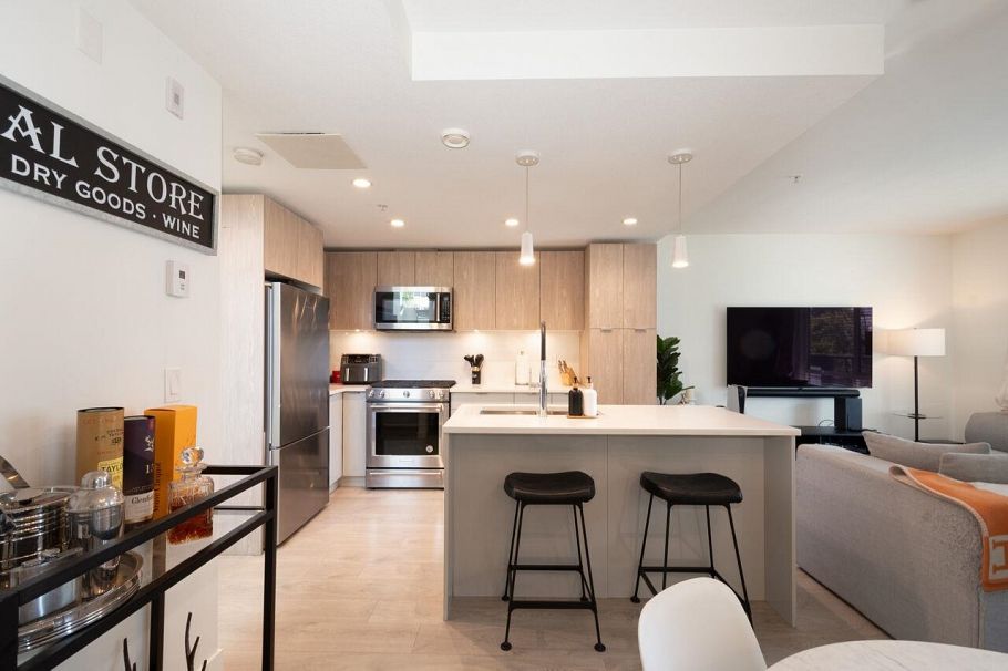 TH13 108 E 8th Street North Vancouver, BC - 16