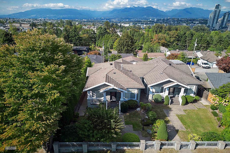 3937 Elmwood Street Burnaby, BC - 34