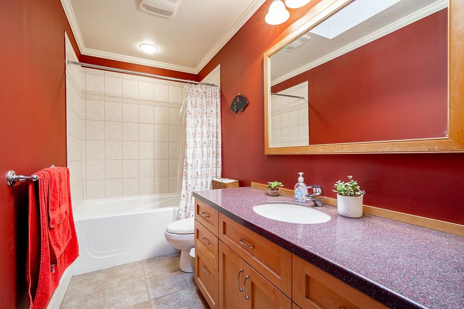 613 E 7th Street North Vancouver, BC - 22