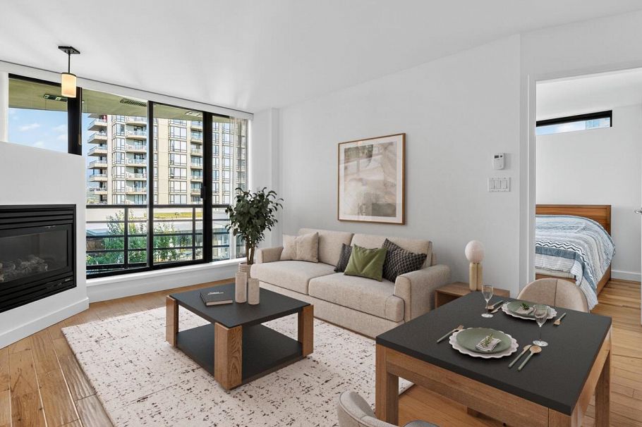 907 124 W 1st Street North Vancouver, BC - 2