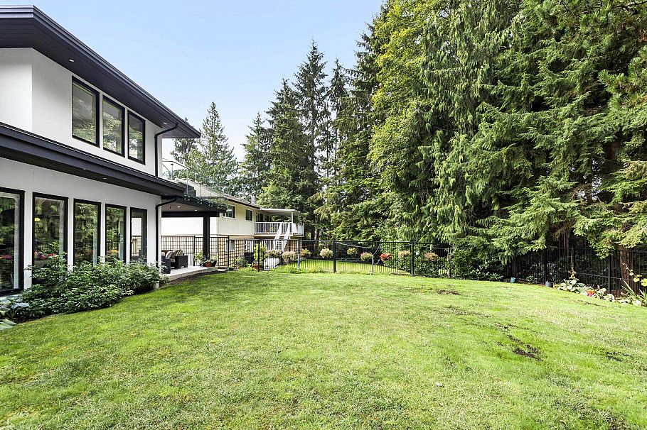 5197 Sonora Drive North Vancouver, BC - 25