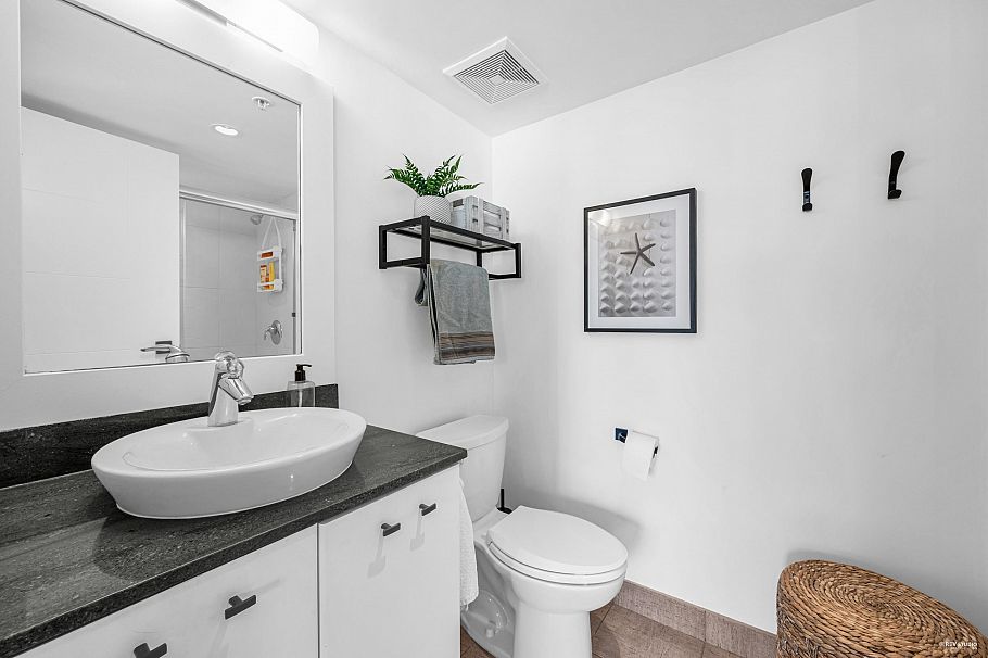 PH8 683 W Victoria Park North Vancouver, BC - 29