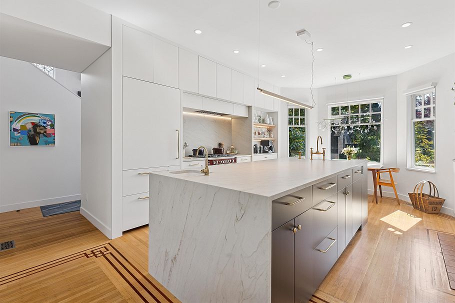 2615 W 2nd Avenue Vancouver, BC - 5