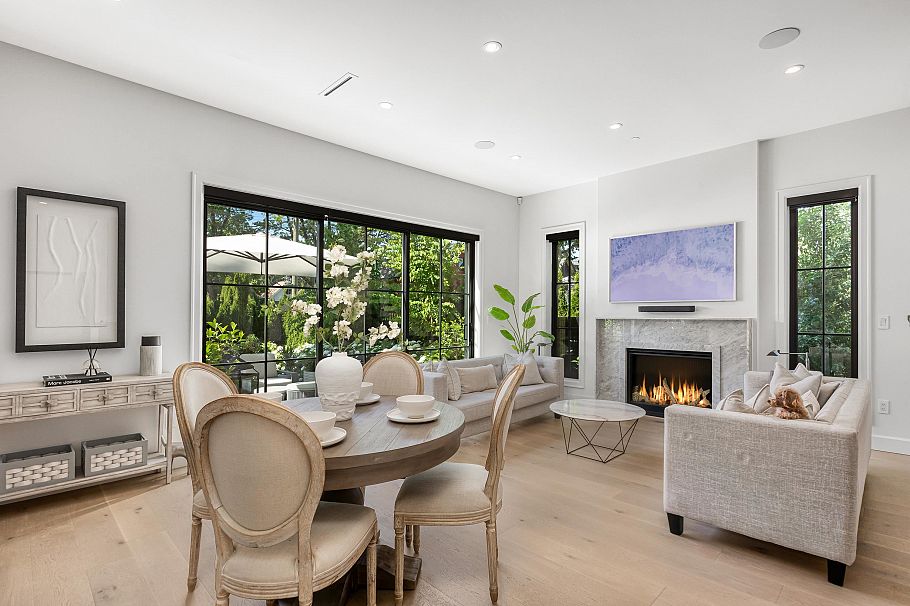 2720 Stephens Street Vancouver, BC - 2