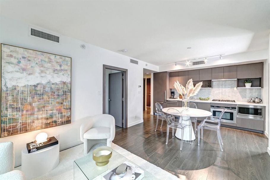 608 68 Smithe Street Vancouver, BC - 1