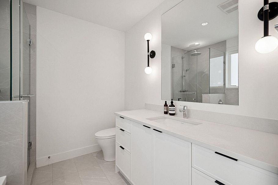 6840 Oak Street Vancouver, BC - 25