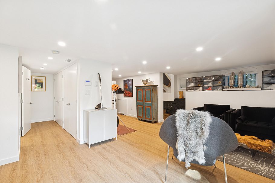 2615 W 2nd Avenue Vancouver, BC - 38