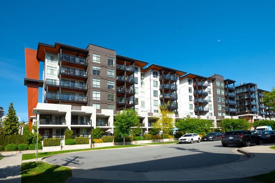 TH13 108 E 8th Street North Vancouver, BC - 2