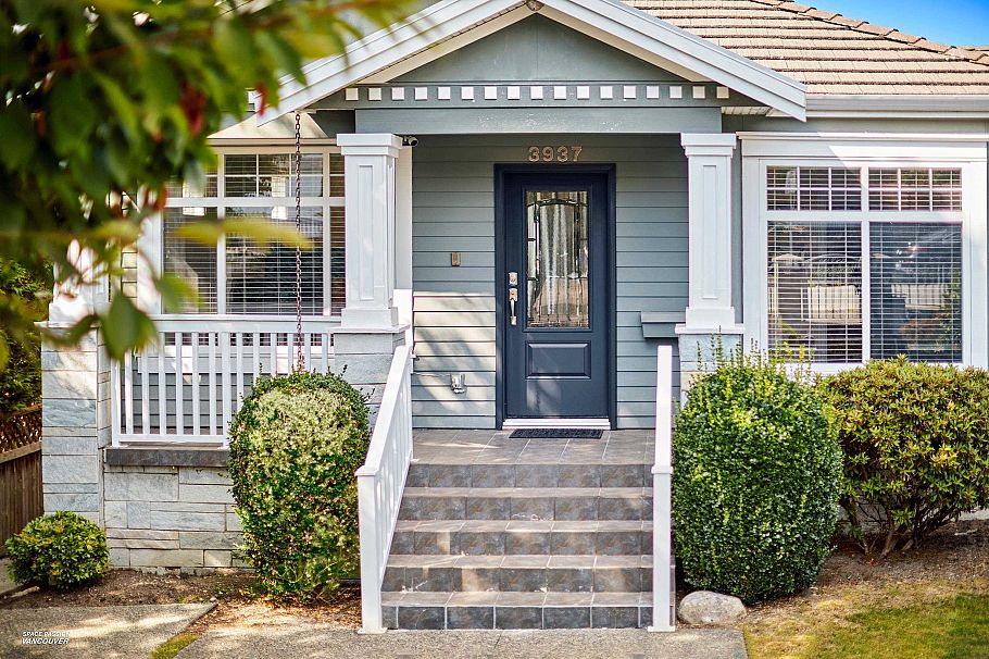 3937 Elmwood Street Burnaby, BC - 2