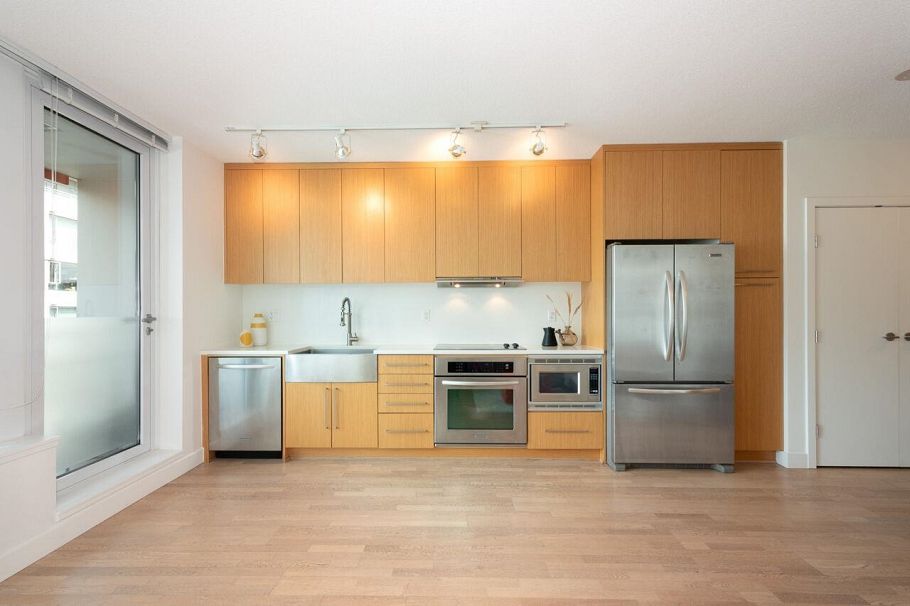 354 250 E 6 Avenue Vancouver, BC - 23