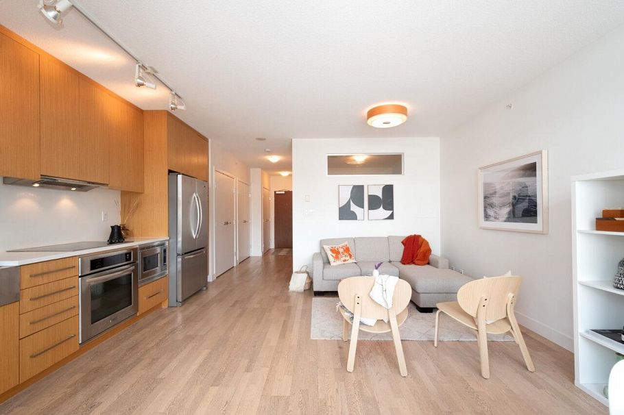 354 250 E 6 Avenue Vancouver, BC - 12