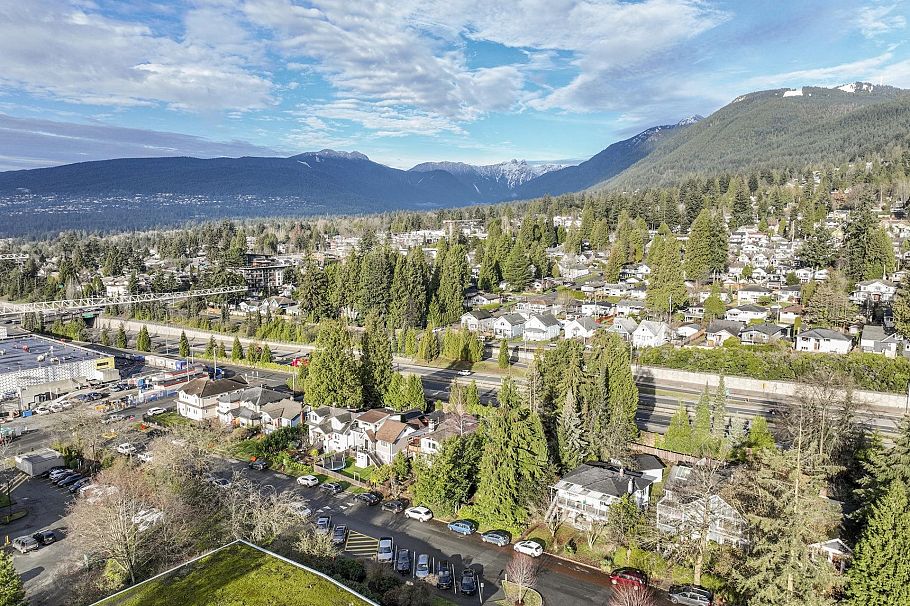 234 E 24th Street North Vancouver, BC - 5