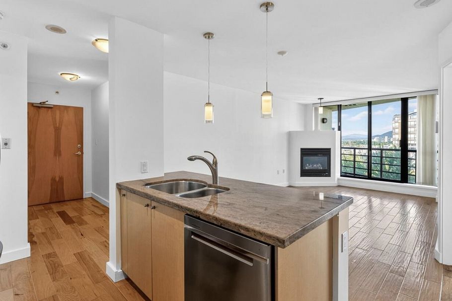 907 124 W 1st Street North Vancouver, BC - 11