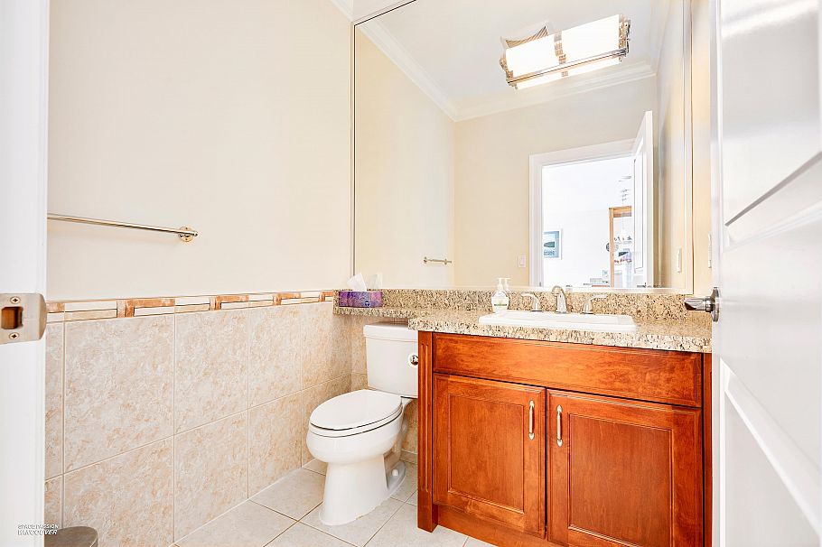 3937 Elmwood Street Burnaby, BC - 13