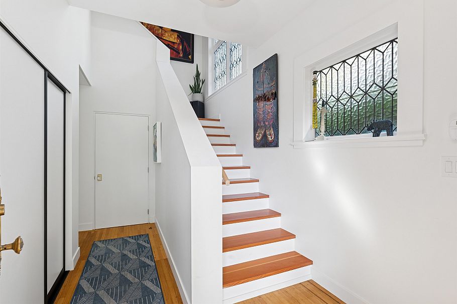 2615 W 2nd Avenue Vancouver, BC - 24