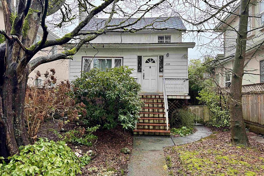 2720 W 24th Avenue Vancouver, BC - 1