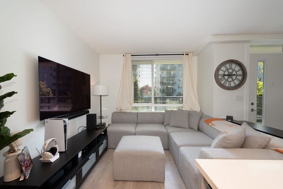 TH13 108 E 8th Street North Vancouver, BC - 11