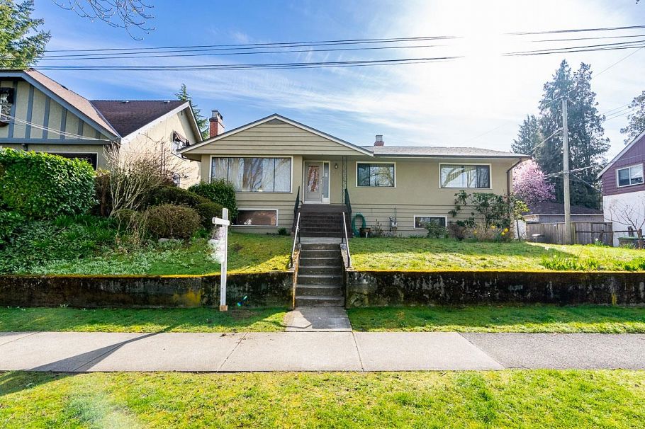 5240 East Boulevard Vancouver, BC - 1