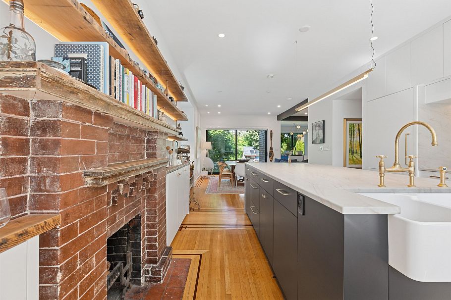 2615 W 2nd Avenue Vancouver, BC - 13