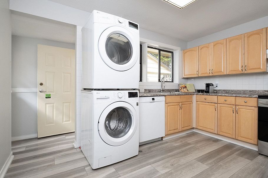 8271 Laurel Street Vancouver, BC - 21