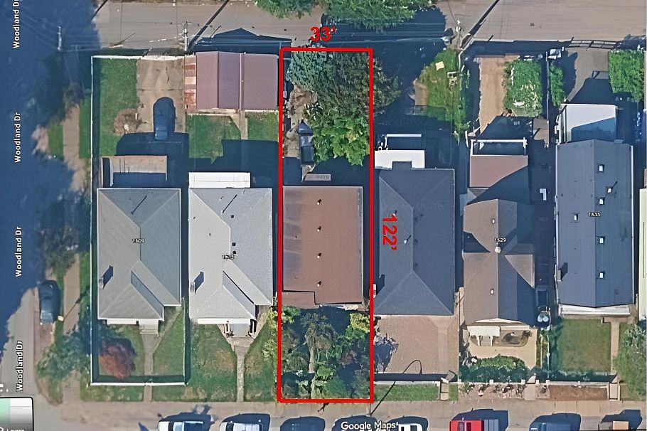 1621 Adanac Street Vancouver, BC - 2