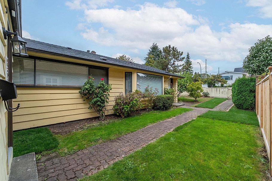 8271 Laurel Street Vancouver, BC - 3