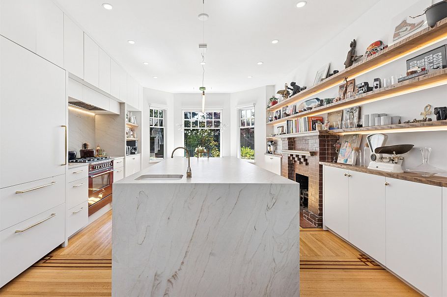 2615 W 2nd Avenue Vancouver, BC - 4