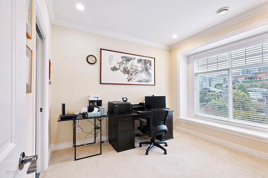 3937 Elmwood Street Burnaby, BC - 12