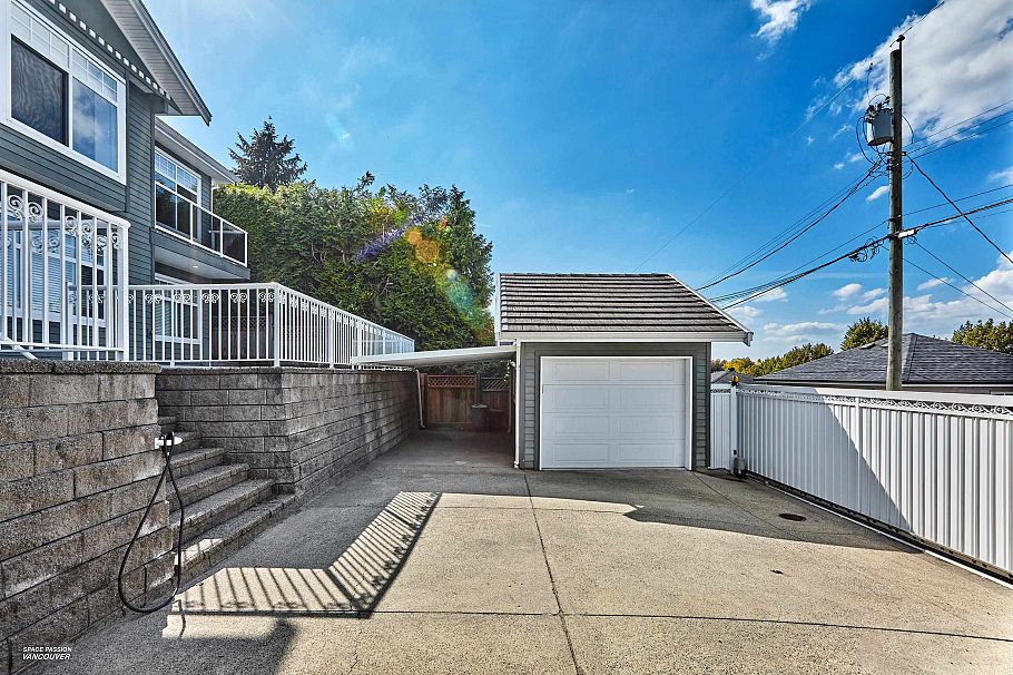 3937 Elmwood Street Burnaby, BC - 33