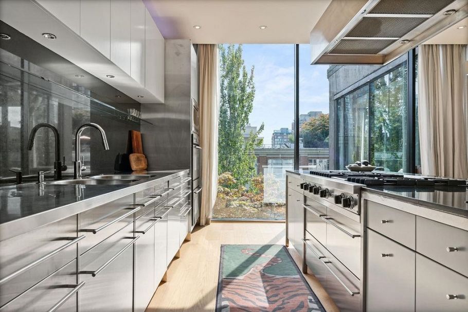 PH 1245 Homer Street Vancouver, BC - 11